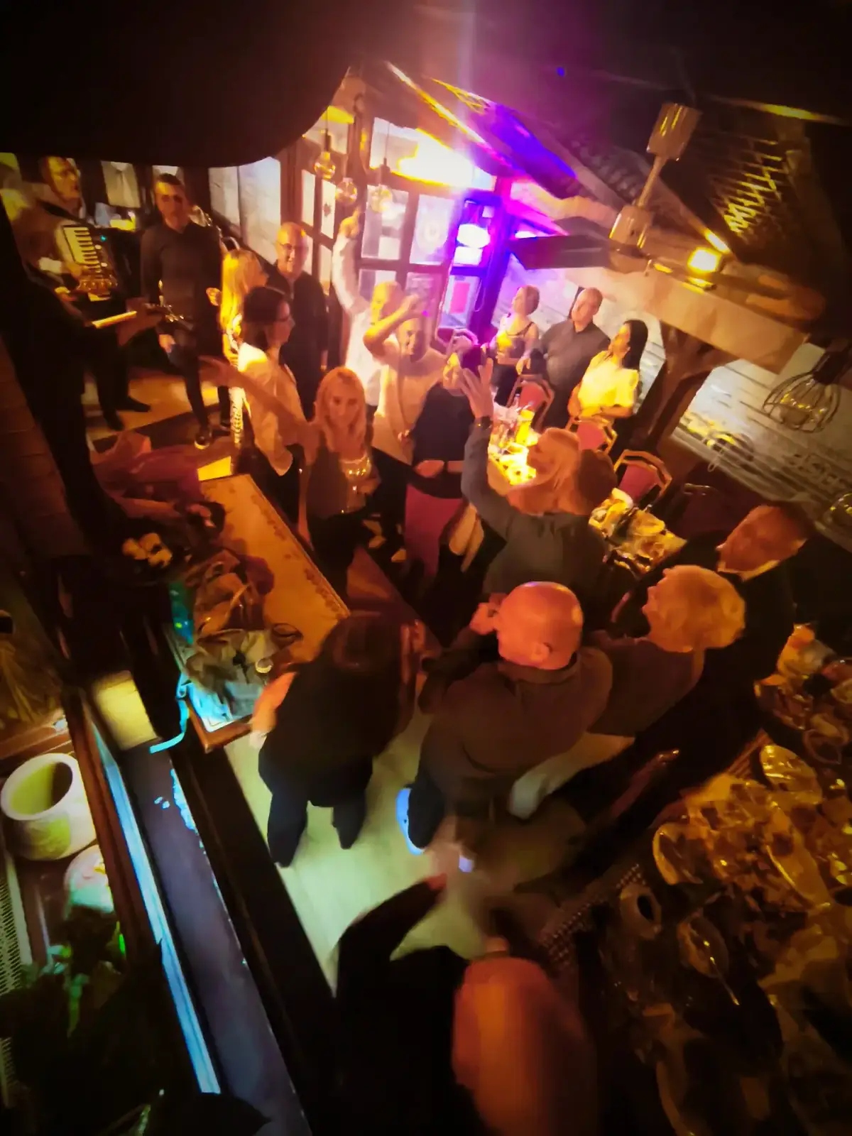 Proslava sa živom muzikom u kafani Porta Crveni Pevac, Niš
